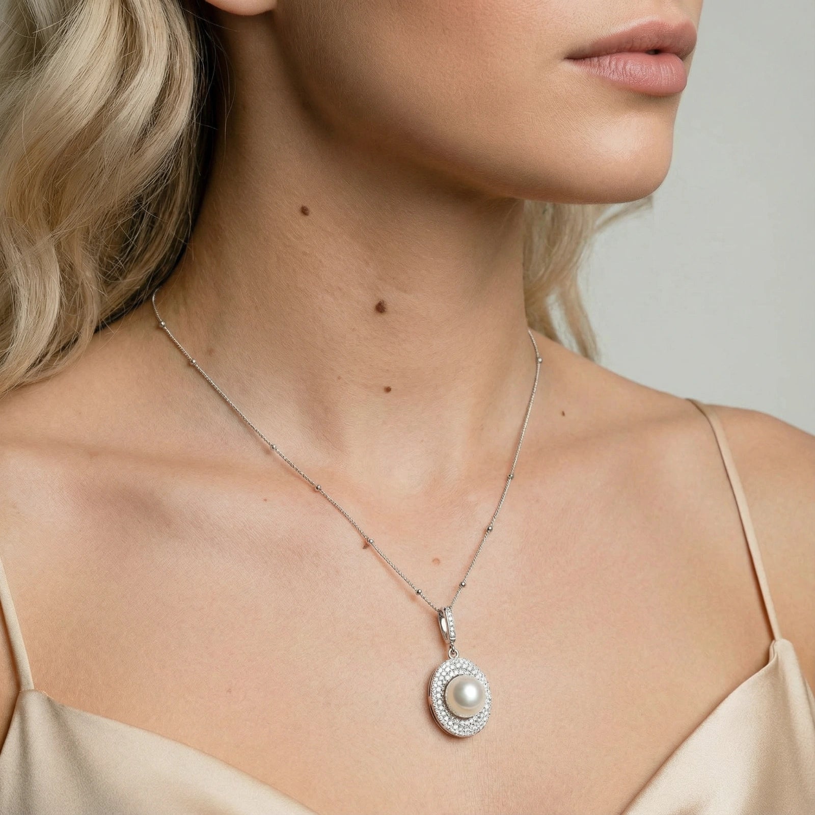 HALO NECKLACE